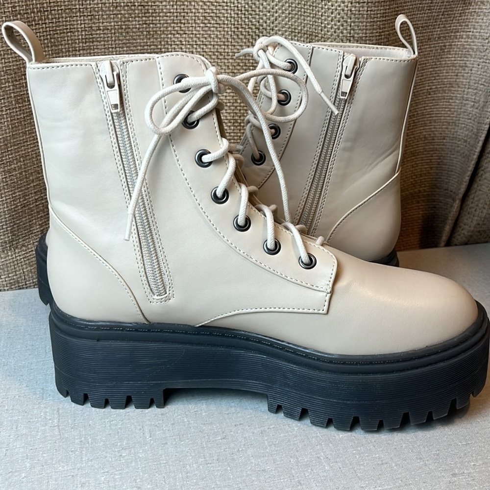 YOKI WOMEN’S platform tan combat lace up zip up boots size 7.5. - Picture 9 of 12
